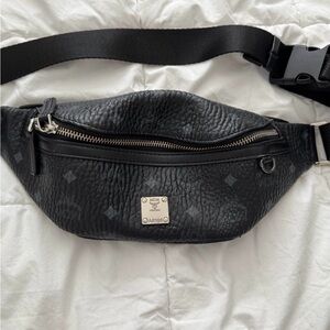Blackcm Fanny pack